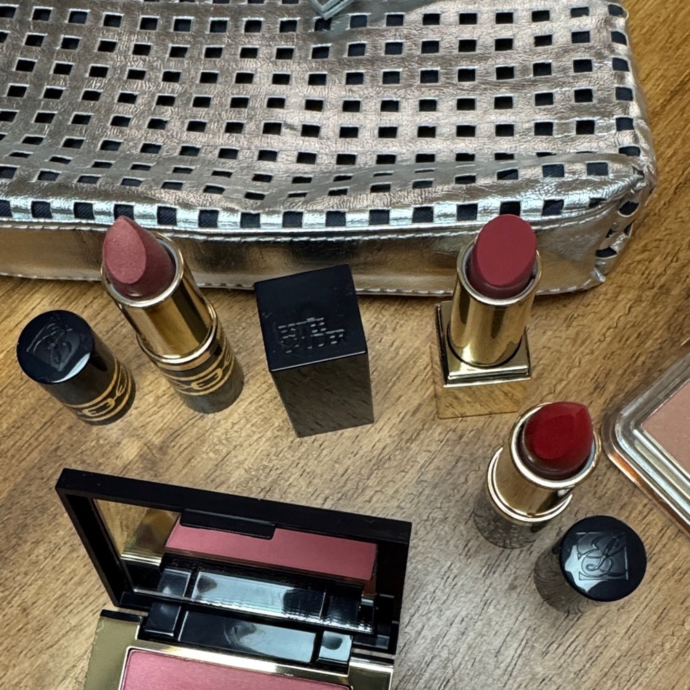 Estee Lauder Blush Set with Red and Pink Shades with lipstick and bag - Picture 5 of 15
